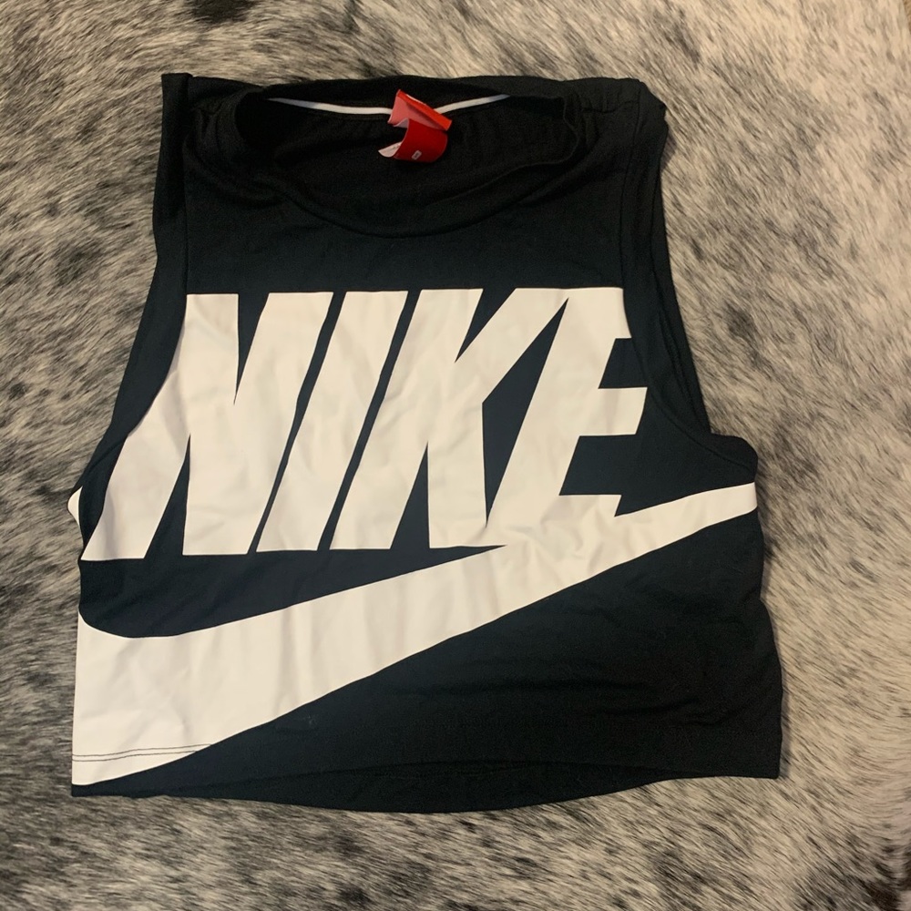 Nike Crop Muscle Tank